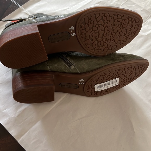 Comfortiva Cardee Bootie - Picture 11 of 13